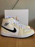 Nike Air Jordan 1 Mid Coconut Milk EU 39 | USW 8, Kleding | Dames, Schoenen, Nieuw, Nike, Ophalen of Verzenden, Sneakers of Gympen