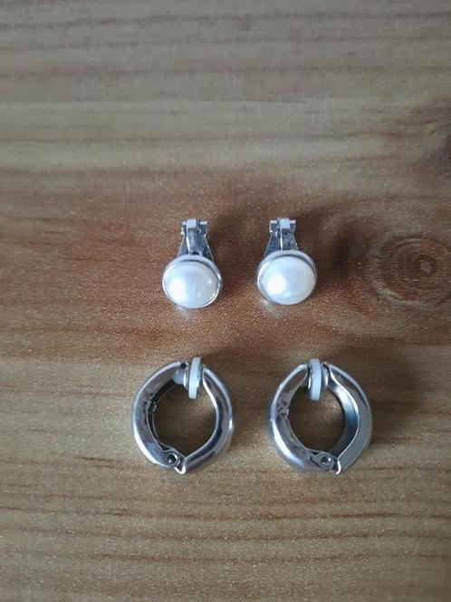 Mooie Zilverkleurige Parel Clip Oorbellen 2 paar, Sieraden, Tassen en Uiterlijk, Oorbellen, Zo goed als nieuw, Knopjes of Stekers