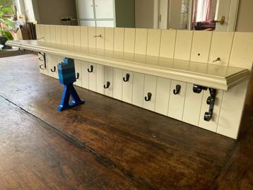 Brede kapstok / landelijke stijl met 8 haakjes en aflegplank beschikbaar voor biedingen