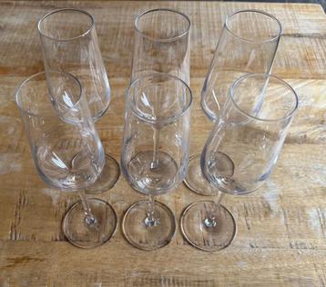 Vivo wijn & champagneglazen beschikbaar voor biedingen