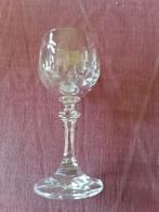 Antiek glaswerk, - hand geslepen glas met ster in bodem, Ophalen of Verzenden