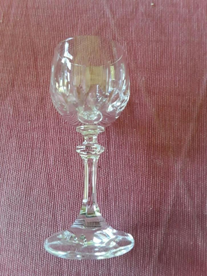 Antiek glaswerk, - hand geslepen glas met ster in bodem, Antiek en Kunst, Antiek | Glas en Kristal, Ophalen of Verzenden