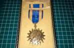 WWII - US - Air Medal in doosje, Verzamelen, Verzenden, Luchtmacht, Amerika, Lintje, Medaille of Wings