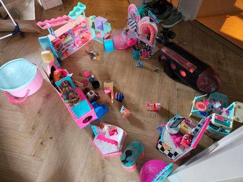 Superveel LOL Surprise!, Kinderen en Baby's, Speelgoed | Poppenhuizen, Zo goed als nieuw, Ophalen