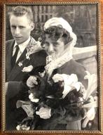 Oud fotolijstje (970) met bewerkte rand, Ophalen of Verzenden