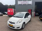 Toyota Yaris 1.0 VVTi Acces NAP / GROTE ONDERHOUDSBEURT / AI, Euro 5, Gebruikt, Wit, Bedrijf