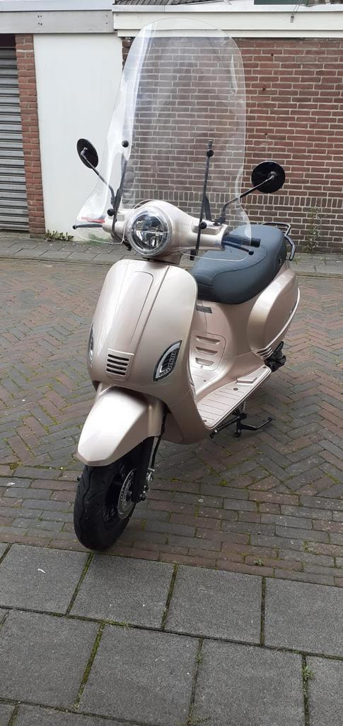 SENZO RIVALUX CHAMPAGNE | 297 KM | 2022 - ZGN!!, Fietsen en Brommers, Scooters | Yamaha, Zo goed als nieuw, Overige modellen, Benzine