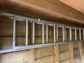 Uitschuifbare ladder aluminium beschikbaar voor biedingen