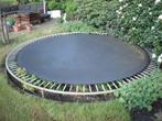 Trampoline 420/370 cm inclusief betonranden, Ophalen, Gebruikt
