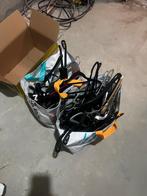 Gratis: 2 Tassen vol Kledinghangers!, Kleding | Dames, Ophalen of Verzenden, Gebruikt, Kunststof, Volwassenen