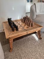 Handgesneden Schaaktafel met Balinese Schaakstukken, Ophalen