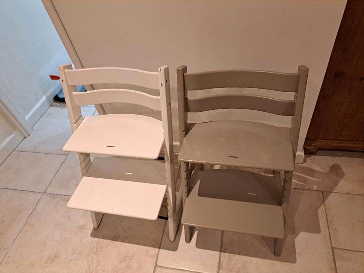 2x Stokke tripp trapp in kleuren wit en salie (nieuwe type), Kinderen en Baby's, Kinderstoelen, Gebruikt, Meegroeistoel, Ophalen