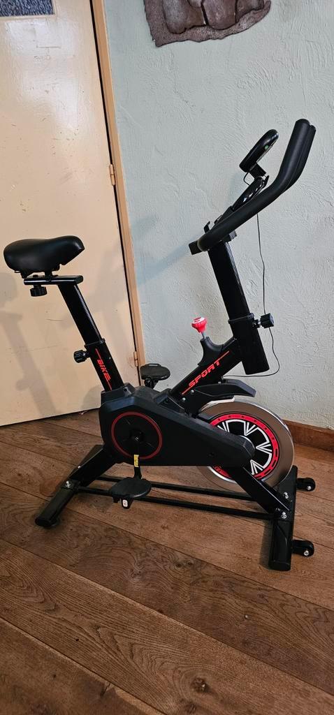 TE KOOP deze zo goed als nieuwe Hometrainer, Sport en Fitness, Fitnessapparatuur, Zo goed als nieuw, Hometrainer, Ophalen of Verzenden
