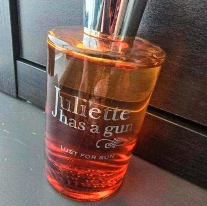 Lust for sun juliette has a gun samples, Sieraden, Tassen en Uiterlijk, Uiterlijk | Parfum, Zo goed als nieuw, Ophalen of Verzenden