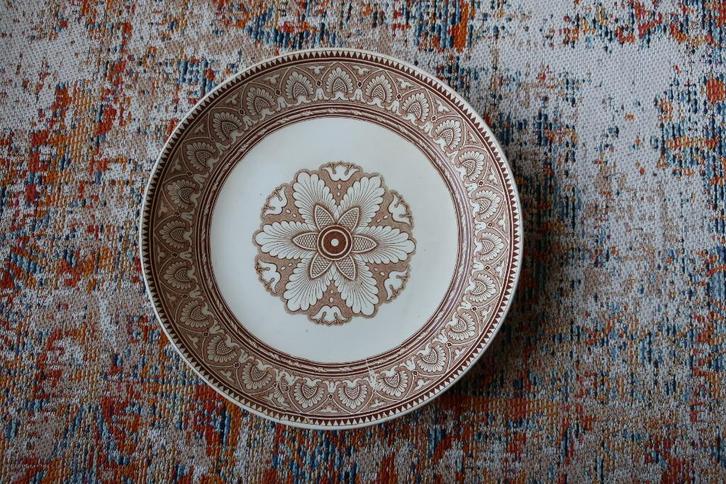 Petrus Regout Sphinx salade fruit schaal Tancrede 19e eeuw, Antiek en Kunst, Antiek | Servies los, Ophalen of Verzenden