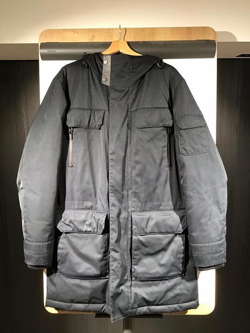 Hugo Boss winterjas heren L, Kleding | Heren, Jassen | Winter, Zo goed als nieuw, Maat 52/54 (L), Zwart, Ophalen of Verzenden