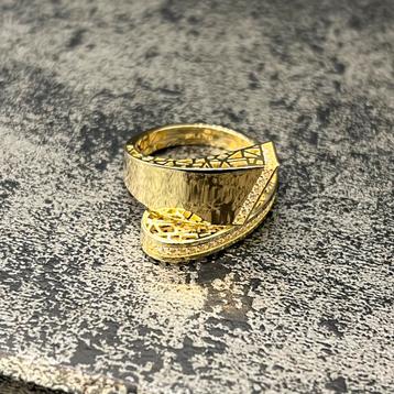 Prachtig gouden ring 14 karaat goud dames design beschikbaar voor biedingen