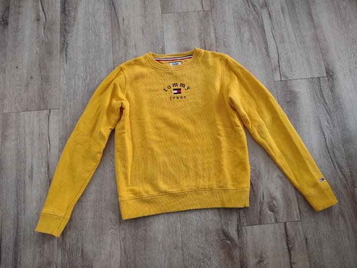 Prachtige gele Tommy Jeans trui, maat XS. Trui Holfiger geel, Kleding | Dames, Truien en Vesten, Zo goed als nieuw, Maat 34 (XS) of kleiner