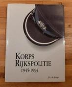 Korps Rijkspolitie
1945-1994
Informatief in woord en beeld, Ophalen of Verzenden, 20e eeuw of later, Zo goed als nieuw