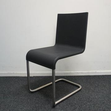Vitra .05  Design Stoelen | Stapelbare Stoelen | Slede Zwart beschikbaar voor biedingen