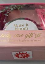 Body Care Gift Set - Nieuw in Verpakking, Sieraden, Tassen en Uiterlijk, Uiterlijk | Lichaamsverzorging, Ophalen, Nieuw, Bad & Douche
