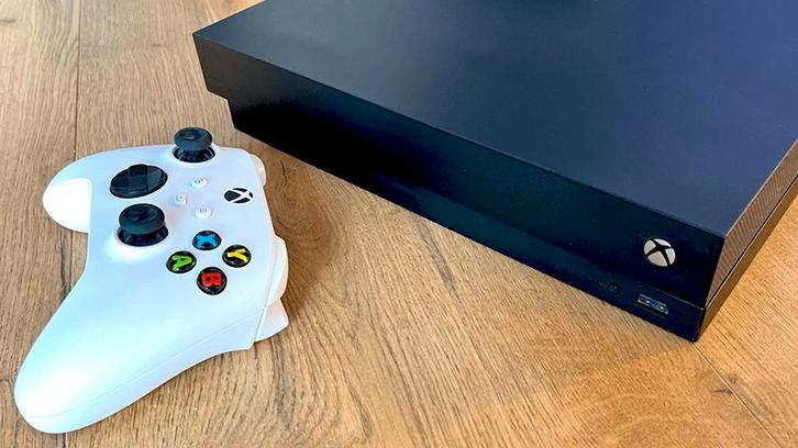 Xbox one X incl controller en headset ,4K gaming, Spelcomputers en Games, Spelcomputers | Xbox One, Zo goed als nieuw, Xbox One X