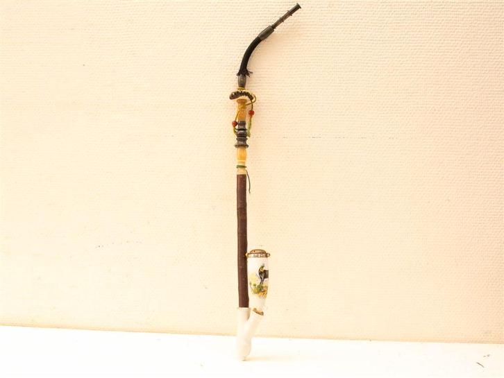 Porselienen pijp 34666, Verzamelen, Rookartikelen, Aanstekers en Luciferdoosjes, Gebruikt, Sigarenbandjes, Ophalen of Verzenden