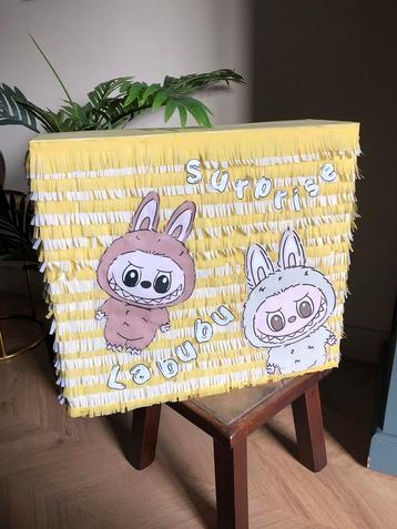 Labubu Sinterklaas surprise XL beschikbaar voor biedingen