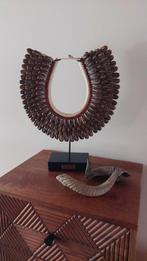 Schelpenketting op Standaard - Natuurlijke Decoratie, Huis en Inrichting, Woonaccessoires | Kransen, Ophalen of Verzenden, Zo goed als nieuw