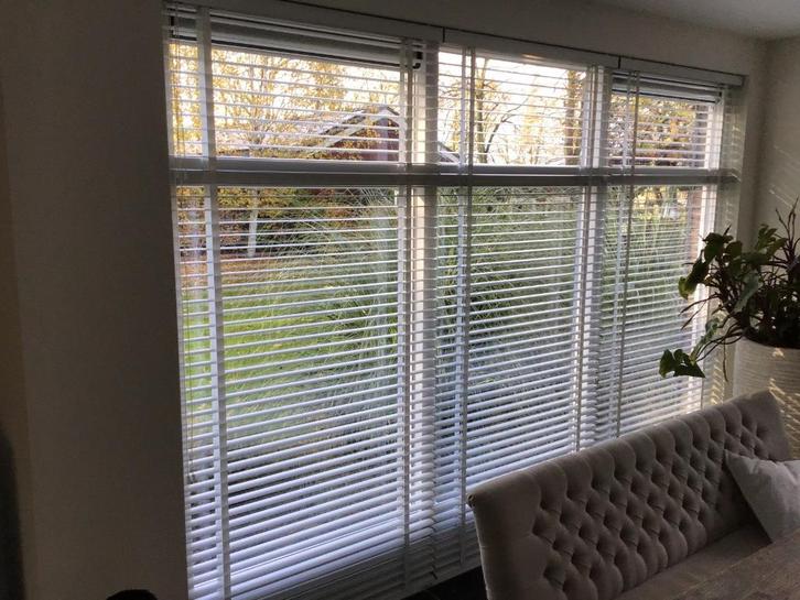 HORIZONTALE  LAMELLEN ( luxaflex) 6 STUKS €250,=, Huis en Inrichting, Stoffering | Gordijnen en Lamellen, Zo goed als nieuw, 200 cm of meer