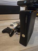 Xbox 360 Slim + Kinect + draaitafel ,2 Controllers + spellen, Spelcomputers en Games, Gebruikt, Online, Overige genres, Ophalen of Verzenden