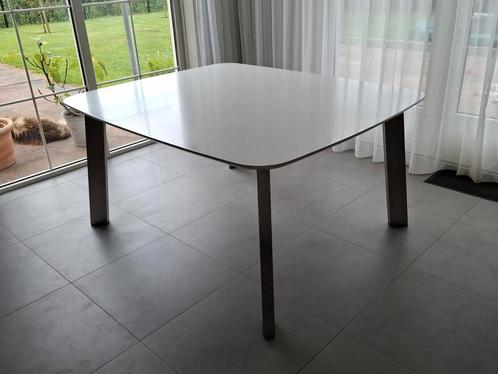 Xooon eettafel, vergadertafel wit - 1.60 x 1.35 x 77.5, Huis en Inrichting, Tafels | Salontafels, Gebruikt, 75 cm of meer, 100 tot 150 cm