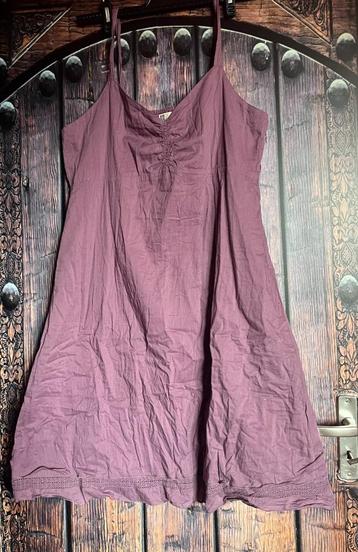 Nieuwe jurk 44/46 met rits en sierrand onderaan nu 29,99€ beschikbaar voor biedingen