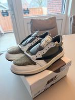 Travis Scott Jordan 1 Low ‘Medium Olive’ - EU 42, Overige kleuren, Nieuw, Ophalen of Verzenden, Sneakers of Gympen