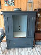 Zware oude massief grenen houten kast, Ophalen