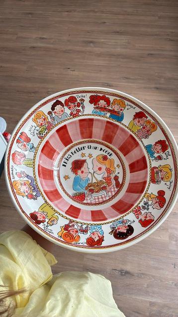 Blond pasta schaal beschikbaar voor biedingen