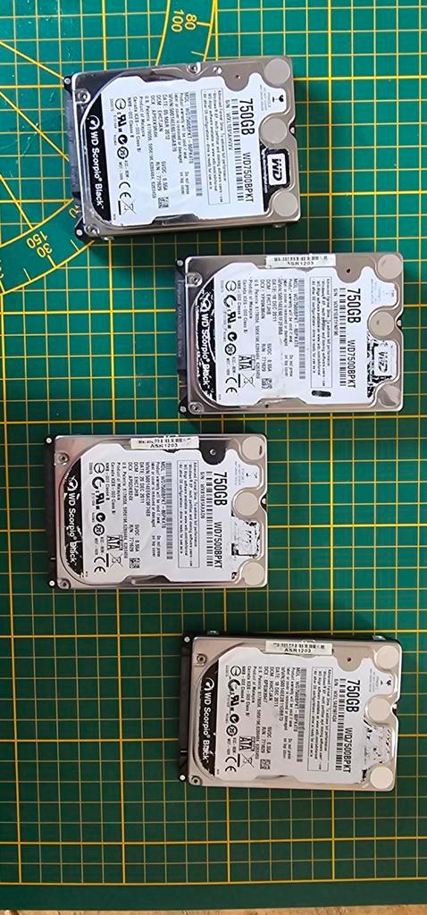 4x Western Digital WD Scorpio Black 750GB 2.5” harde schijve, Hobby en Vrije tijd, Elektronica-componenten, Ophalen of Verzenden