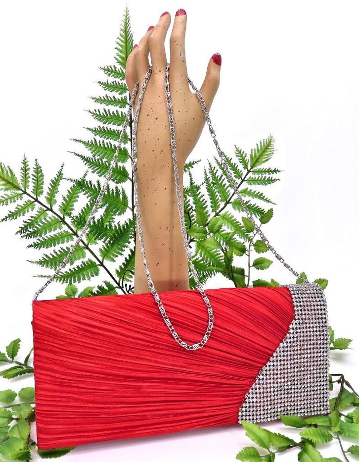 Rode avondtasje met stras steentjes., Sieraden, Tassen en Uiterlijk, Tassen | Damestassen, Nieuw, Avondtasje, Rood, Verzenden