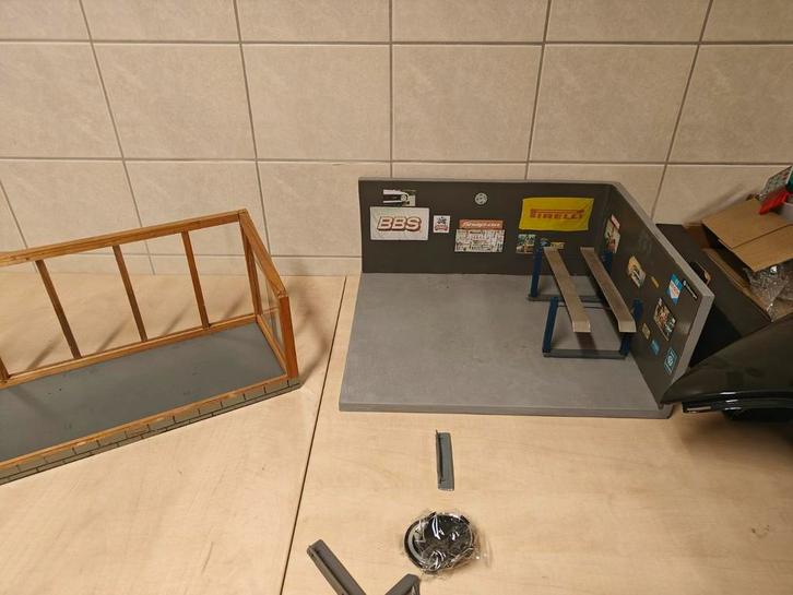 Diorama 1:18  1:24 Werkplaats Garage, Hobby en Vrije tijd, Modelbouw | Overige, Zo goed als nieuw, Ophalen
