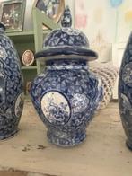 Blauw witte vazen  kast stelletje, Ophalen of Verzenden