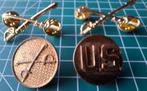 WWII - US - Cavalry Insignia Set, Verzamelen, Militaria | Tweede Wereldoorlog, Verzenden, Landmacht, Amerika, Embleem of Badge