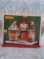 Lemax Kersthuisje - Santa's Storytime Cottage, Diversen, Kerst, Ophalen of Verzenden, Zo goed als nieuw