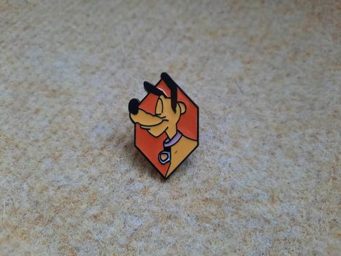 1 mooie zeshoekige pin van Pluto te koop, Verzamelen, Speldjes, Pins en Buttons, Nieuw, Speldje of Pin, Overige onderwerpen, Ophalen of Verzenden