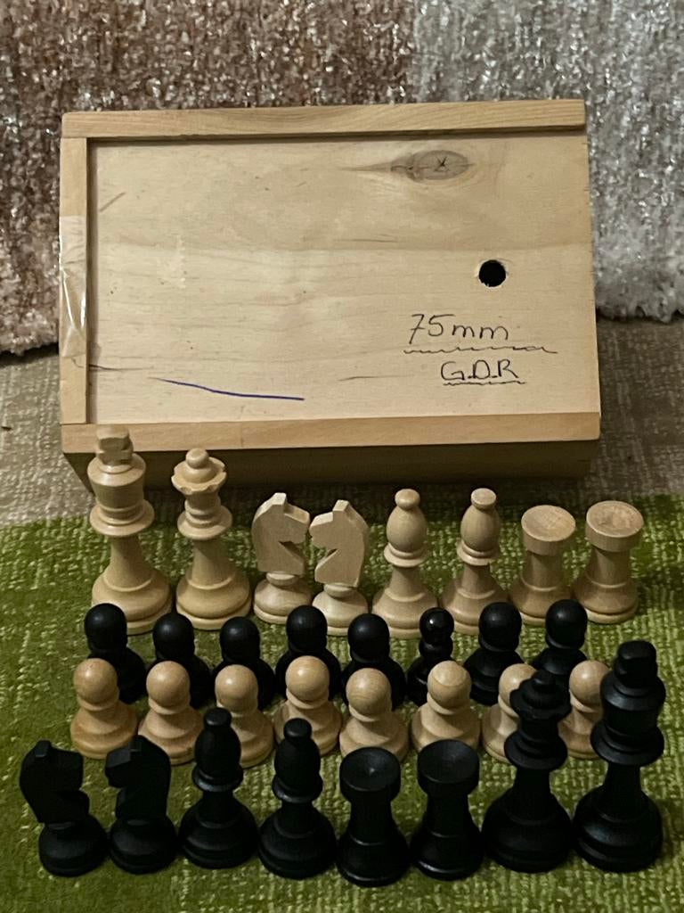 GDR Houten schaakspel met doos 75 mm, Een of twee spelers, Ophalen of Verzenden, Gebruikt, Reisspel