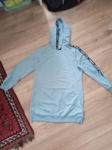 Baby blauwe Benim dames sweater (M) beschikbaar voor biedingen