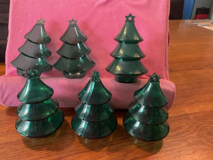 Te koop 5 Tupperware groene kerstboompjes, Huis en Inrichting, Keuken | Tupperware, Gebruikt, Overige typen, Groen, Ophalen of Verzenden