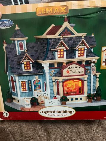 Lemax Kersthuisje Marie's Nail Salon beschikbaar voor biedingen