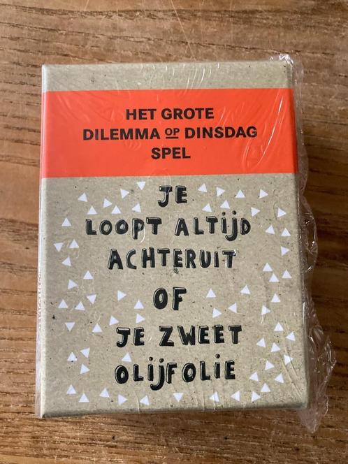 Het grote dilemma op dinsdag spel (2-10 spelers 12+jr) nieuw, Hobby en Vrije tijd, Gezelschapsspellen | Kaartspellen, Nieuw, Een of twee spelers