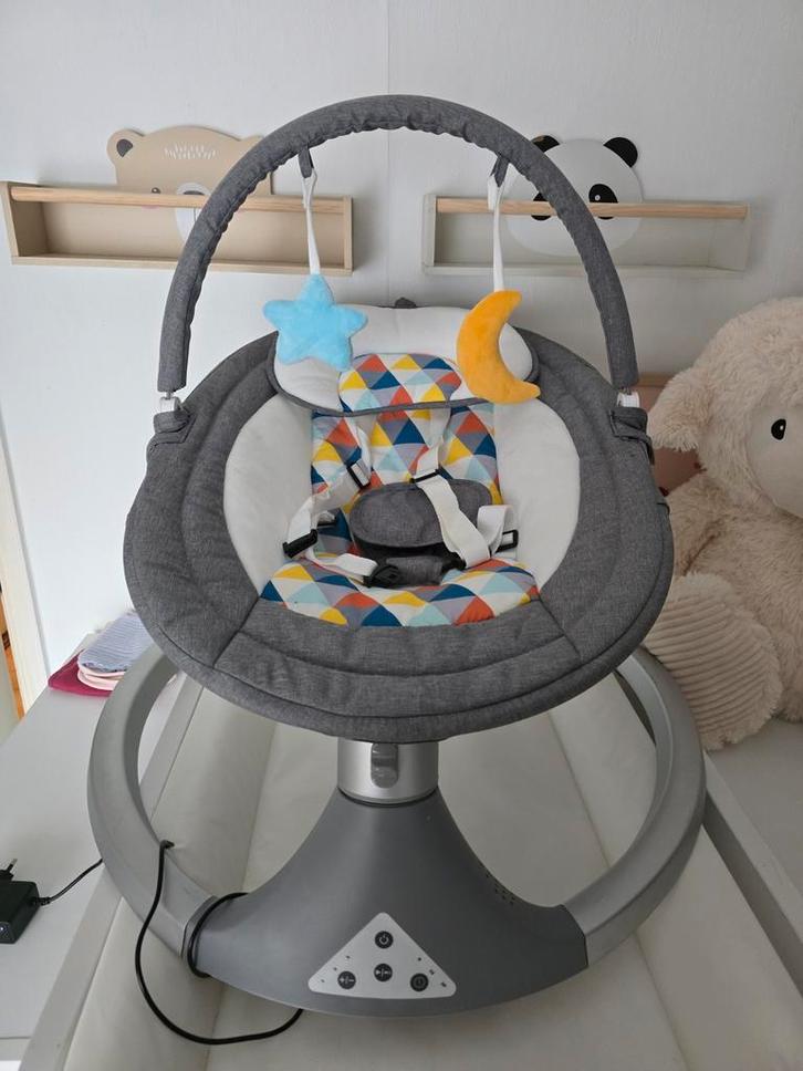 Novi Baby Nola Pyramid wipstoel/schommelstoel elektrisch, Kinderen en Baby's, Wipstoeltjes, Zo goed als nieuw, Ophalen