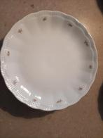 Vintage servies (borden) met subtiel bloemmotief., Huis en Inrichting, Keuken | Servies, Ophalen, Gebruikt, Overige stijlen, Porselein